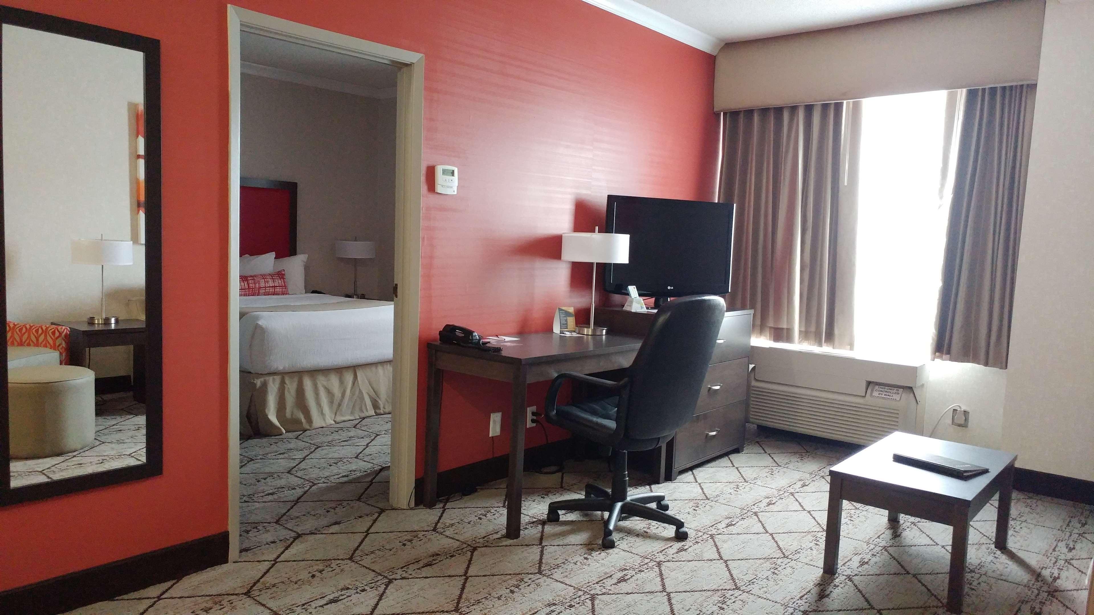 Best Western Plus Rose City Suites Welland Extérieur photo